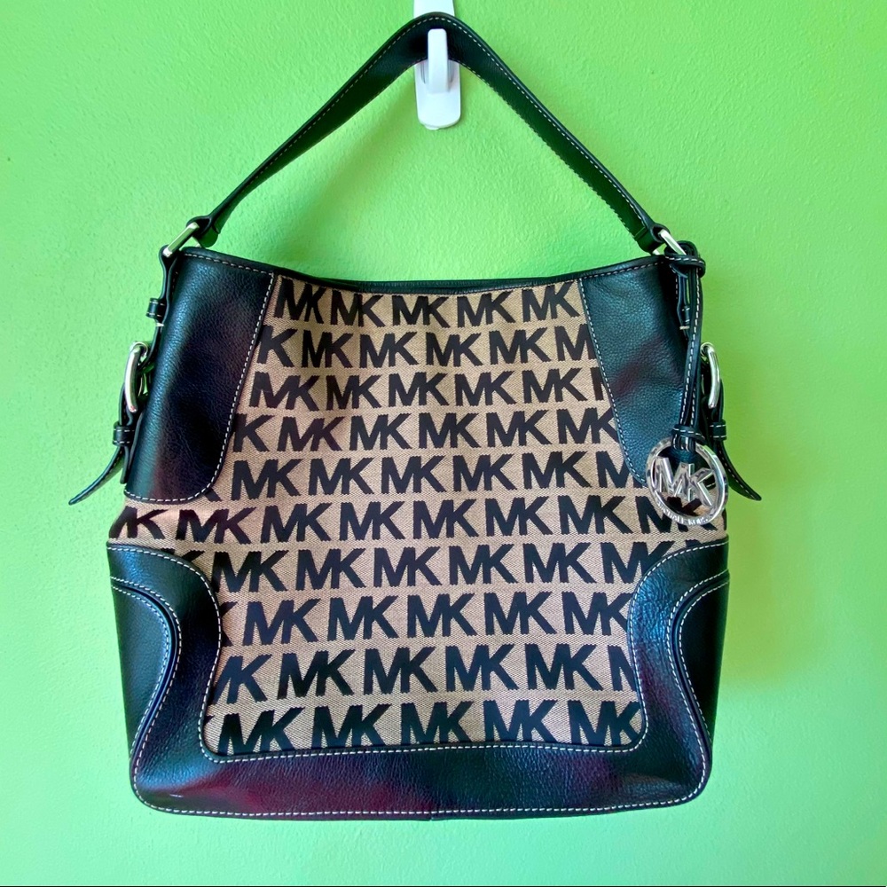 SOLD * Michael Kors shoulder bag/purse